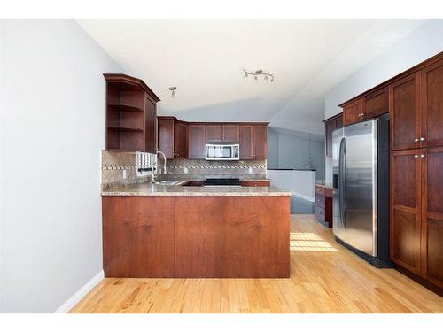 252 Crown Creek Lane, Fort Mcmurray, AB - Indoor Photo Showing Kitchen