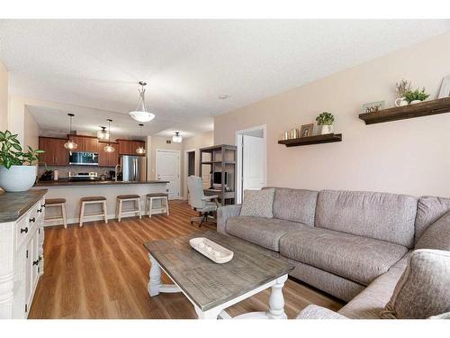 3106-135C Sandpiper Road, Fort Mcmurray, AB - Indoor Photo Showing Living Room