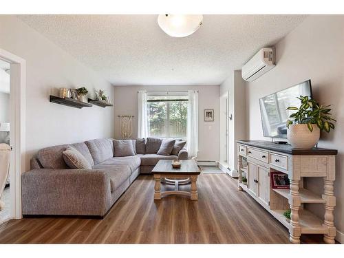 3106-135C Sandpiper Road, Fort Mcmurray, AB - Indoor Photo Showing Living Room