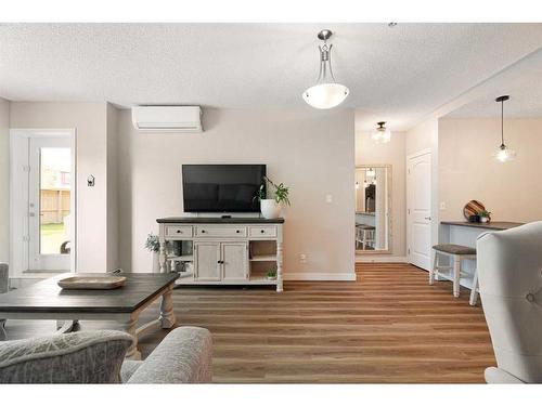 3106-135C Sandpiper Road, Fort Mcmurray, AB - Indoor Photo Showing Living Room