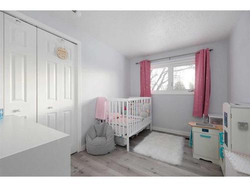 433 Signal Road, Fort Mcmurray, AB - Indoor Photo Showing Bedroom