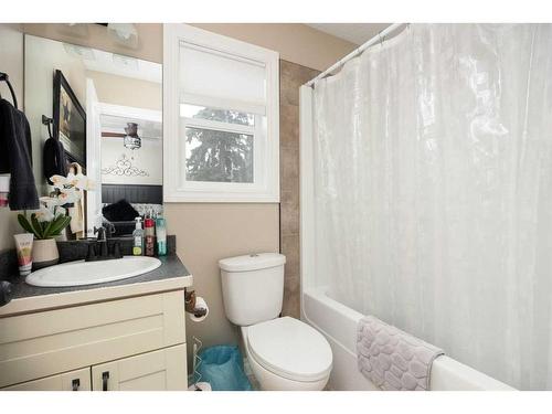 613 Lakeview Road, Rural Athabasca County, AB - Indoor Photo Showing Bathroom