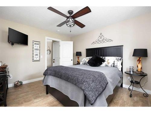 613 Lakeview Road, Rural Athabasca County, AB - Indoor Photo Showing Bedroom