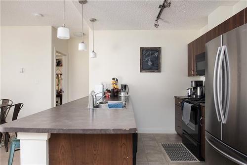 309-136A Sandpiper Road, Fort Mcmurray, AB - Indoor Photo Showing Kitchen