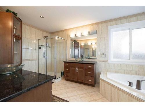 415 Fireweed Crescent, Fort Mcmurray, AB - Indoor Photo Showing Bathroom