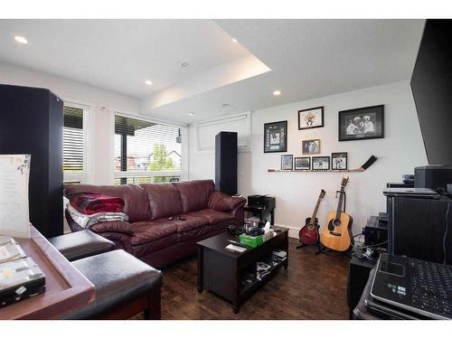 415 Fireweed Crescent, Fort Mcmurray, AB - Indoor Photo Showing Living Room