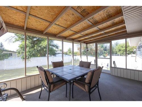 239 Cornwall Drive, Fort Mcmurray, AB - Indoor Photo Showing Dining Room