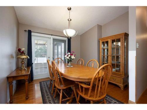 239 Cornwall Drive, Fort Mcmurray, AB - Indoor Photo Showing Dining Room