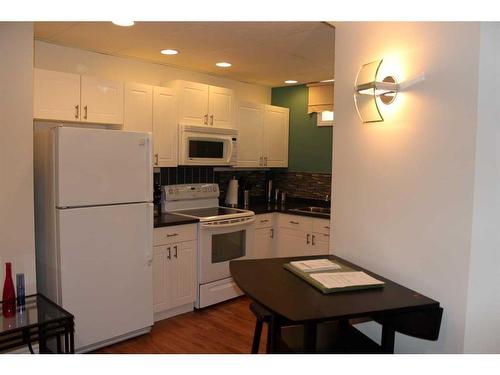 145 Rainbow Creek Drive, Fort Mcmurray, AB - Indoor Photo Showing Kitchen