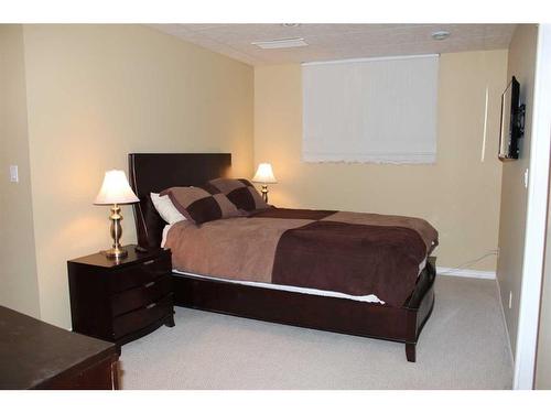 145 Rainbow Creek Drive, Fort Mcmurray, AB - Indoor Photo Showing Bedroom