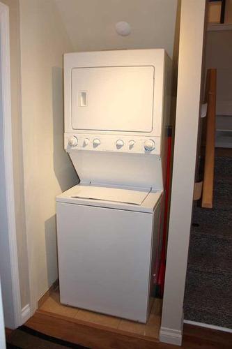 145 Rainbow Creek Drive, Fort Mcmurray, AB - Indoor Photo Showing Laundry Room