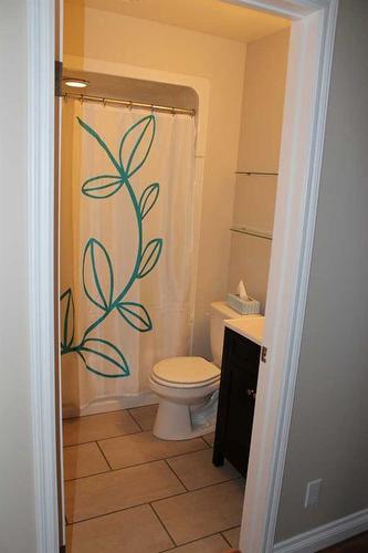 145 Rainbow Creek Drive, Fort Mcmurray, AB - Indoor Photo Showing Bathroom