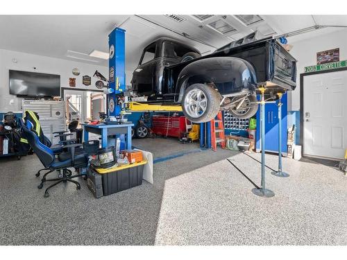 145 Rainbow Creek Drive, Fort Mcmurray, AB - Indoor Photo Showing Garage