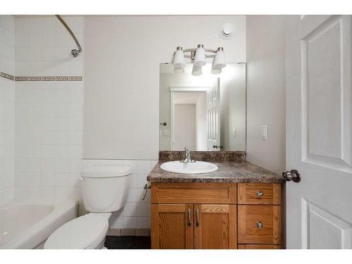 104 Pinto Place, Fort Mcmurray, AB - Indoor Photo Showing Bathroom