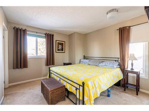 140 Brosseau Crescent, Fort Mcmurray, AB - Indoor Photo Showing Bedroom