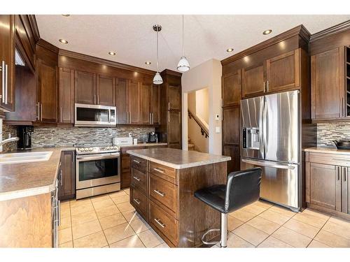 140 Brosseau Crescent, Fort Mcmurray, AB - Indoor Photo Showing Kitchen With Stainless Steel Kitchen With Upgraded Kitchen