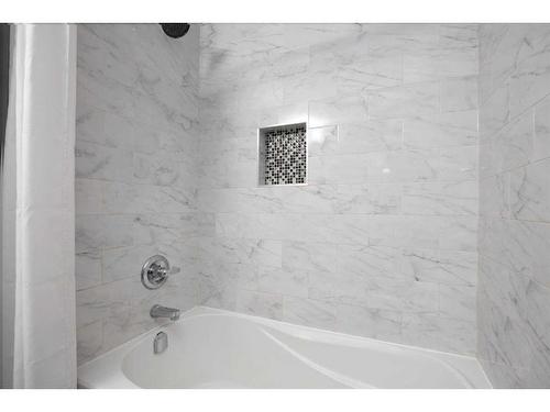 193 Bird Crescent, Fort Mcmurray, AB - Indoor Photo Showing Bathroom