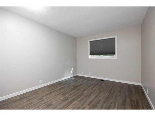 193 Bird Crescent, Fort Mcmurray, AB - Indoor Photo Showing Other Room