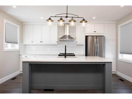 193 Bird Crescent, Fort Mcmurray, AB - Indoor Photo Showing Kitchen With Stainless Steel Kitchen With Upgraded Kitchen