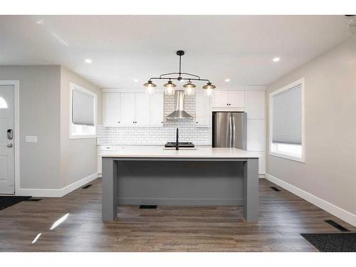 193 Bird Crescent, Fort Mcmurray, AB - Indoor Photo Showing Kitchen With Stainless Steel Kitchen With Upgraded Kitchen