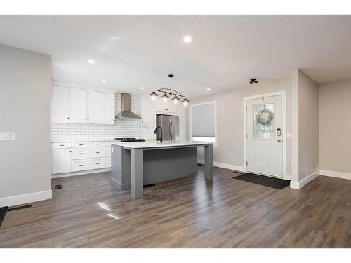 193 Bird Crescent, Fort Mcmurray, AB - Indoor Photo Showing Kitchen With Upgraded Kitchen