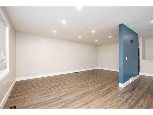 193 Bird Crescent, Fort Mcmurray, AB - Indoor Photo Showing Other Room