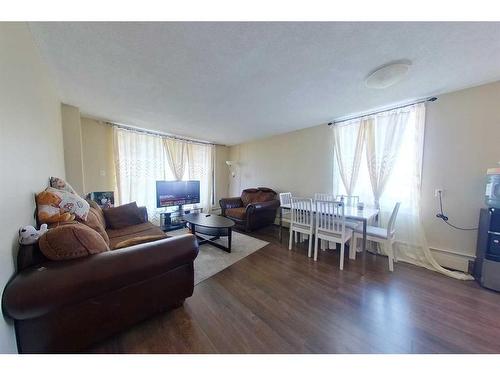 500-11721 Macdonald Drive, Fort Mcmurray, AB - Indoor Photo Showing Living Room