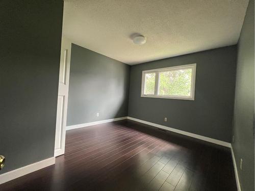 55 Bell Crescent, Fort Mcmurray, AB - Indoor Photo Showing Other Room