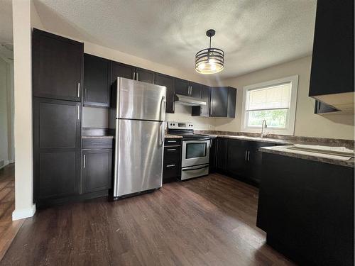 55 Bell Crescent, Fort Mcmurray, AB - Indoor Photo Showing Kitchen