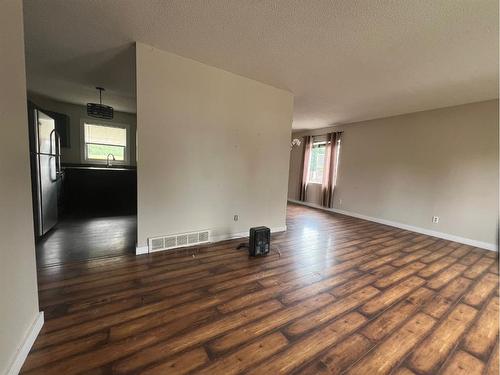 55 Bell Crescent, Fort Mcmurray, AB - Indoor Photo Showing Other Room