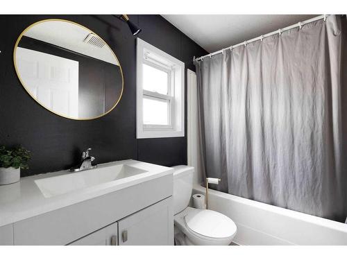 154 Grant Way, Fort Mcmurray, AB - Indoor Photo Showing Bathroom