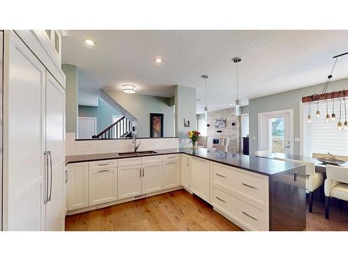 315 Killdeer Way, Fort Mcmurray, AB - Indoor Photo Showing Kitchen With Double Sink With Upgraded Kitchen