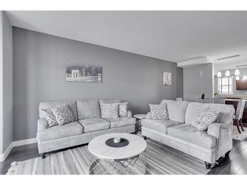 269 Grosbeak Way, Fort Mcmurray, AB - Indoor Photo Showing Living Room