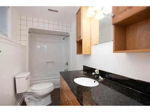 155 Peterson Lane, Fort Mcmurray, AB - Indoor Photo Showing Bathroom