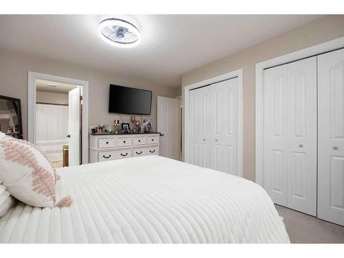 174 Barber Drive, Fort Mcmurray, AB - Indoor Photo Showing Bedroom