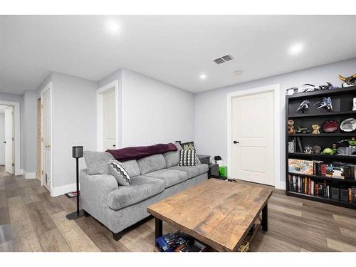 174 Barber Drive, Fort Mcmurray, AB - Indoor Photo Showing Living Room