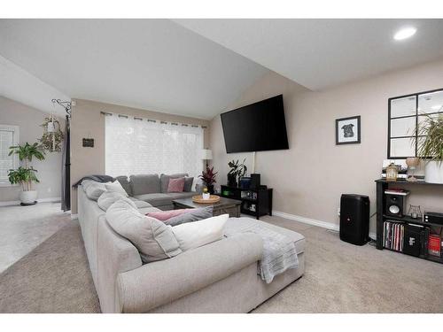 174 Barber Drive, Fort Mcmurray, AB - Indoor Photo Showing Living Room