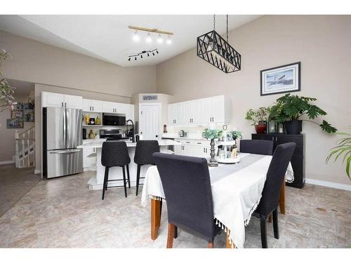 174 Barber Drive, Fort Mcmurray, AB - Indoor Photo Showing Dining Room