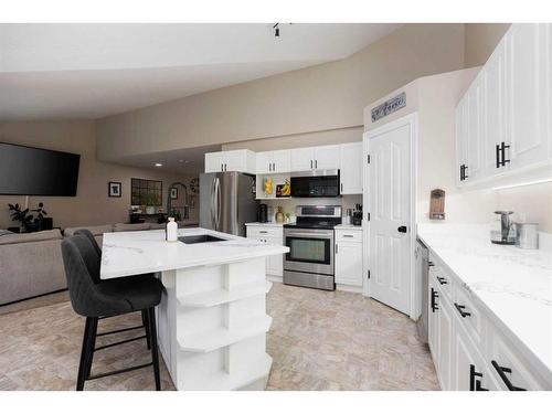 174 Barber Drive, Fort Mcmurray, AB - Indoor Photo Showing Kitchen