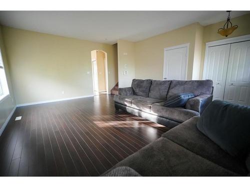 278 Pacific Crescent, Fort Mcmurray, AB - Indoor Photo Showing Living Room