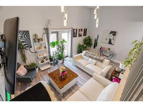 68-400 Silin Forest Road, Fort Mcmurray, AB - Indoor Photo Showing Living Room