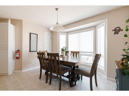 26-98 Wilson Drive, Fort Mcmurray, AB - Indoor Photo Showing Dining Room