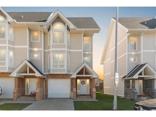 26-98 Wilson Drive, Fort Mcmurray, AB - Outdoor With Facade