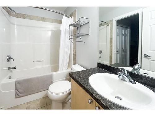 318-8528 Manning Avenue, Fort Mcmurray, AB - Indoor Photo Showing Bathroom