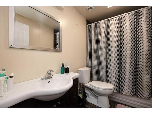 276 Gravelstone Road, Fort Mcmurray, AB - Indoor Photo Showing Bathroom