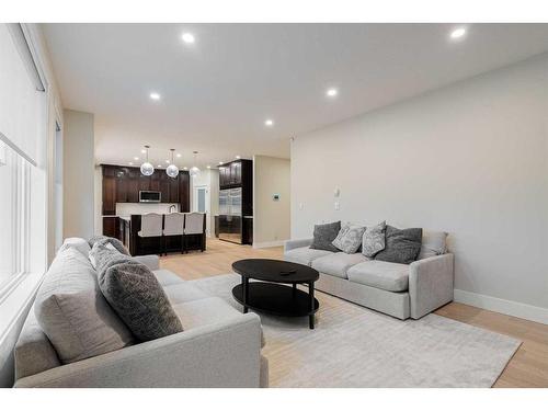 247 Wild Rose Street, Fort Mcmurray, AB - Indoor Photo Showing Living Room