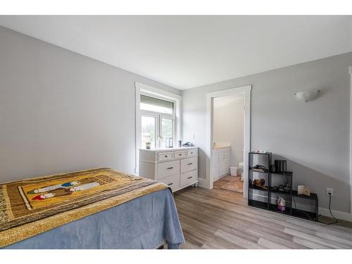 52 Poplar Crescent, Gregoire Lake Estates, AB - Indoor Photo Showing Bedroom