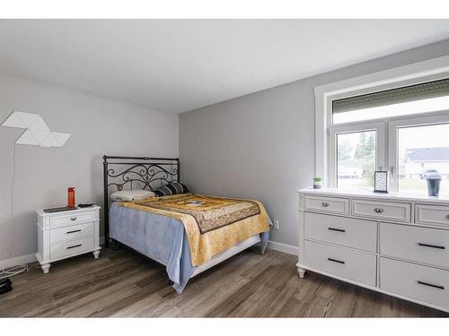 52 Poplar Crescent, Gregoire Lake Estates, AB - Indoor Photo Showing Bedroom