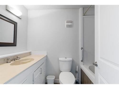 52 Poplar Crescent, Gregoire Lake Estates, AB - Indoor Photo Showing Bathroom