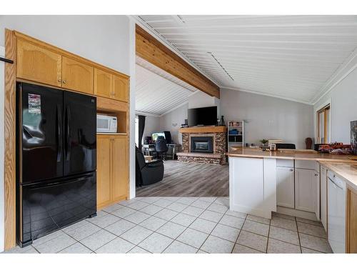 52 Poplar Crescent, Gregoire Lake Estates, AB - Indoor Photo Showing Kitchen